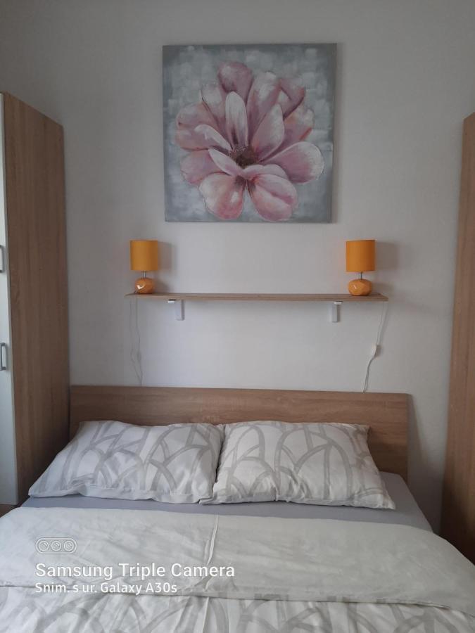 Kuca Za Odmor Coccoli Apartment Karlobag Exterior foto